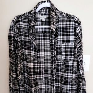 Plaid long sleeve W/brown suede on the elbow